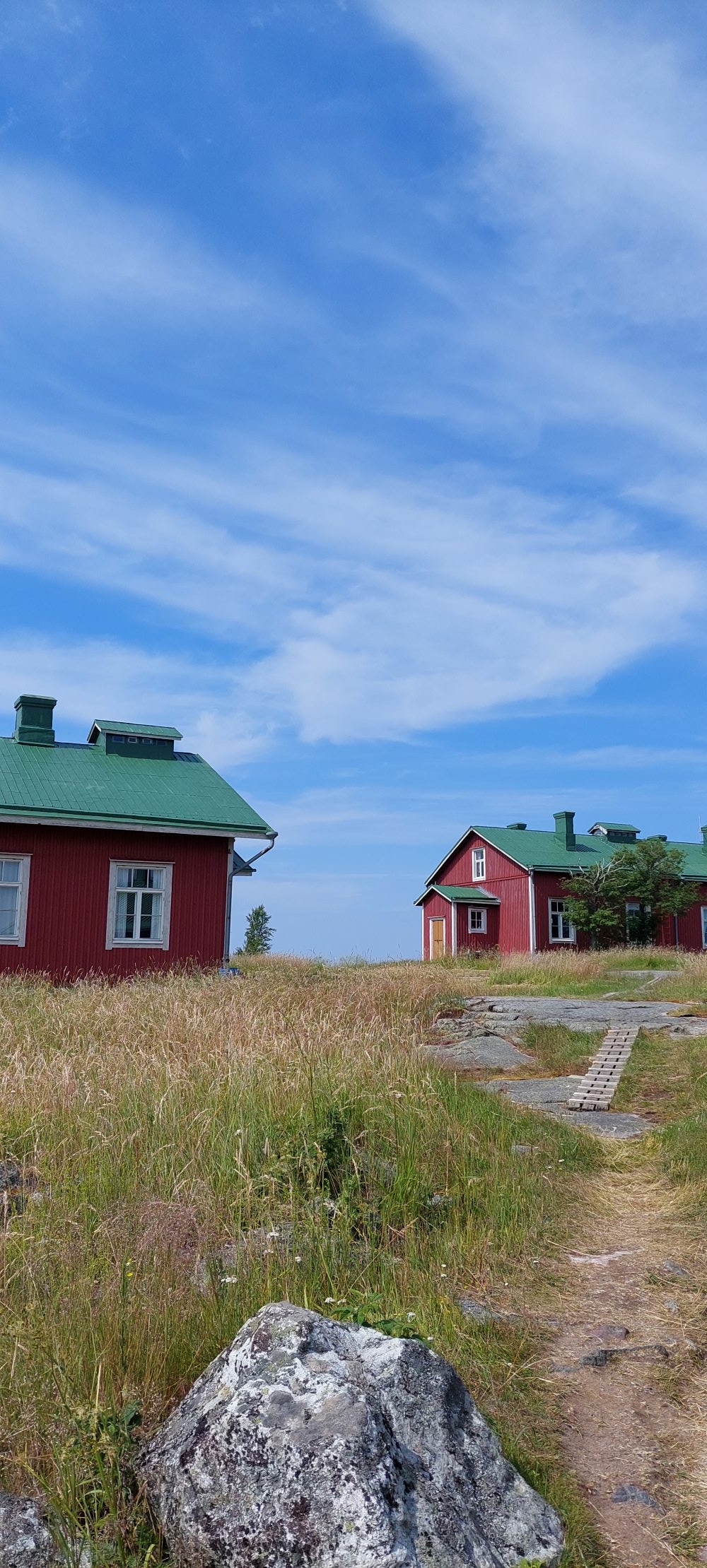 Två röda stugor